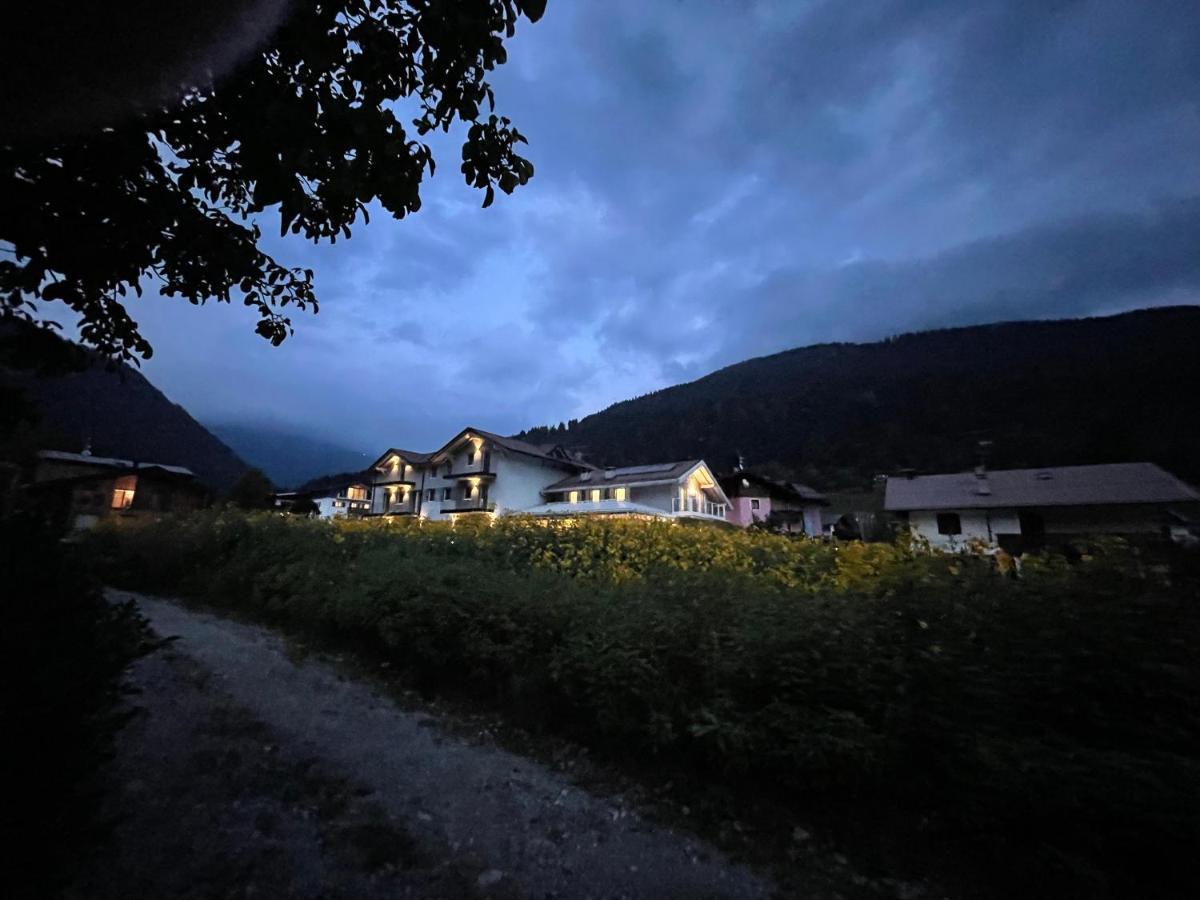 Rosensuite La Residenza Del Rosengarten Pinzolo Buitenkant foto